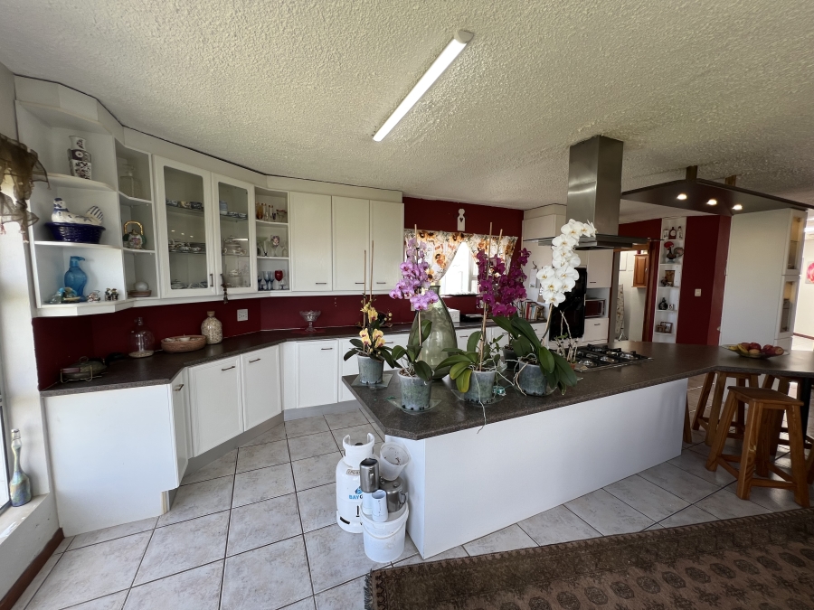 5 Bedroom Property for Sale in Wavecrest Eastern Cape